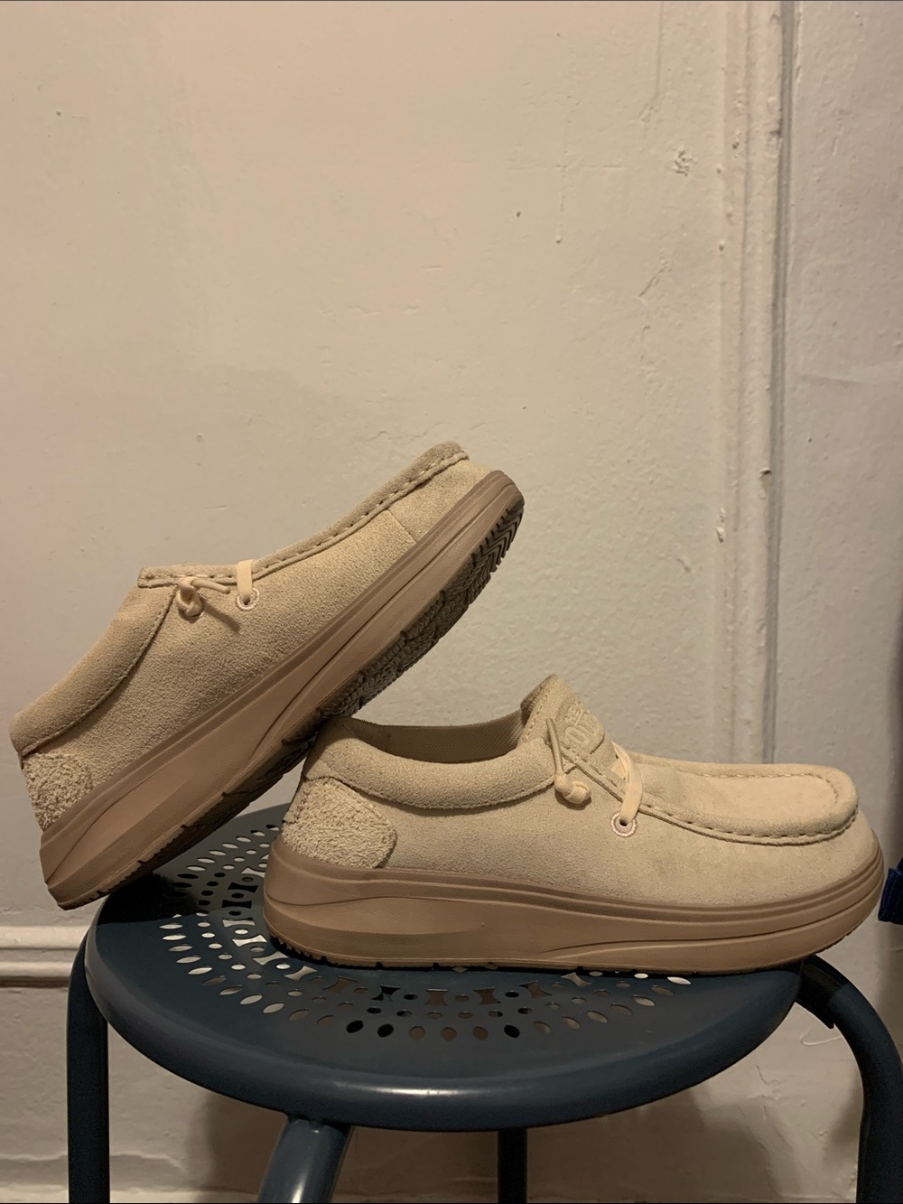 Woman Hey Dude Casual Slip-On Loafers Size 5 - Picture 2 of 7